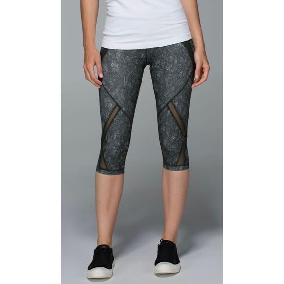 Lululemon Cool To Street Crop Womens 8 Jazzy White Gator Green Leggings - Picture 1 of 6